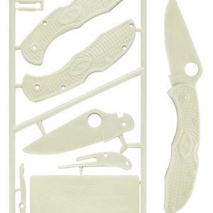 Spyderco Delica 4 PLKIT1 Glow-In-The-Dark Plastic Kit (Ages 7+)