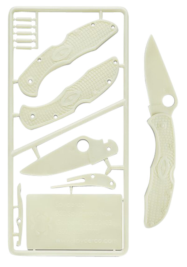 Spyderco Delica 4 PLKIT1 Glow-In-The-Dark Plastic Kit (Ages 7+)