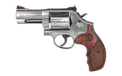SW150713_1 Smith & Wesson 686 Plus Deluxe 3″ .357 Magnum 7-Round
